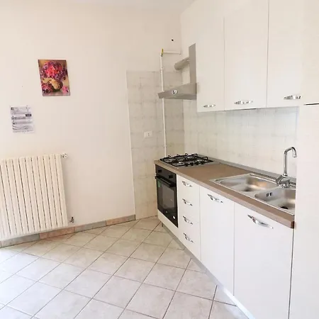 Casa Vacanze Desy A 4/5 Апартаменты *